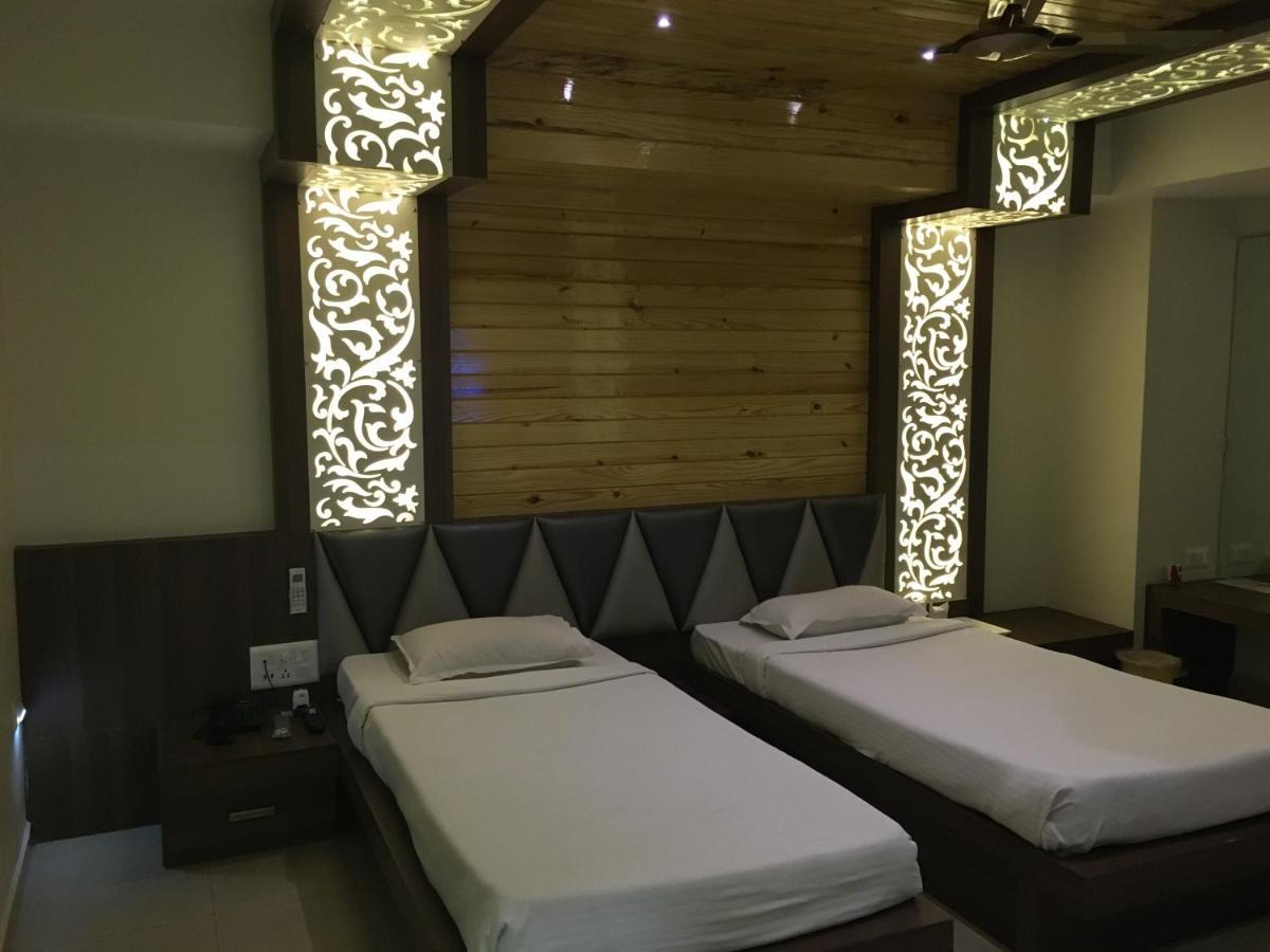 阿均超豪华酒店 Rāipur 外观 照片