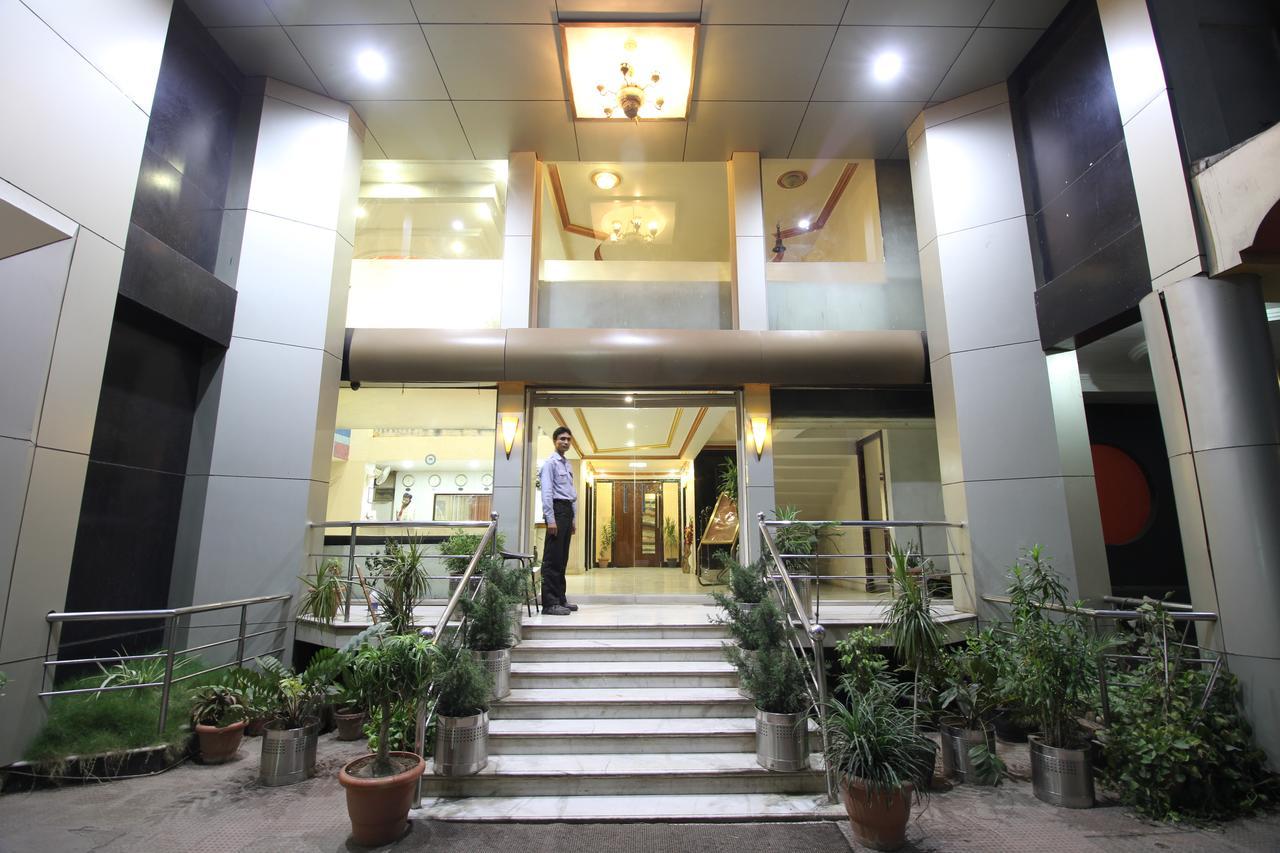 阿均超豪华酒店 Rāipur 外观 照片