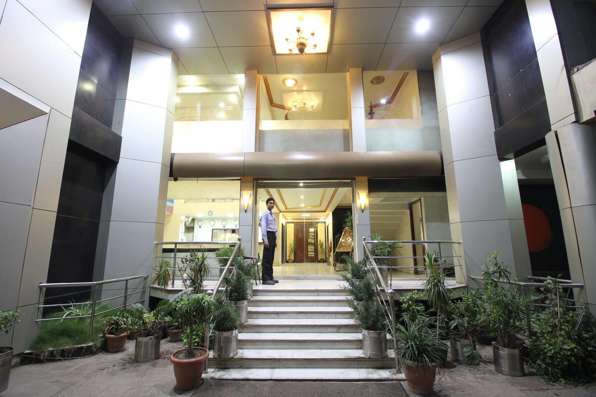 阿均超豪华酒店 Rāipur 外观 照片
